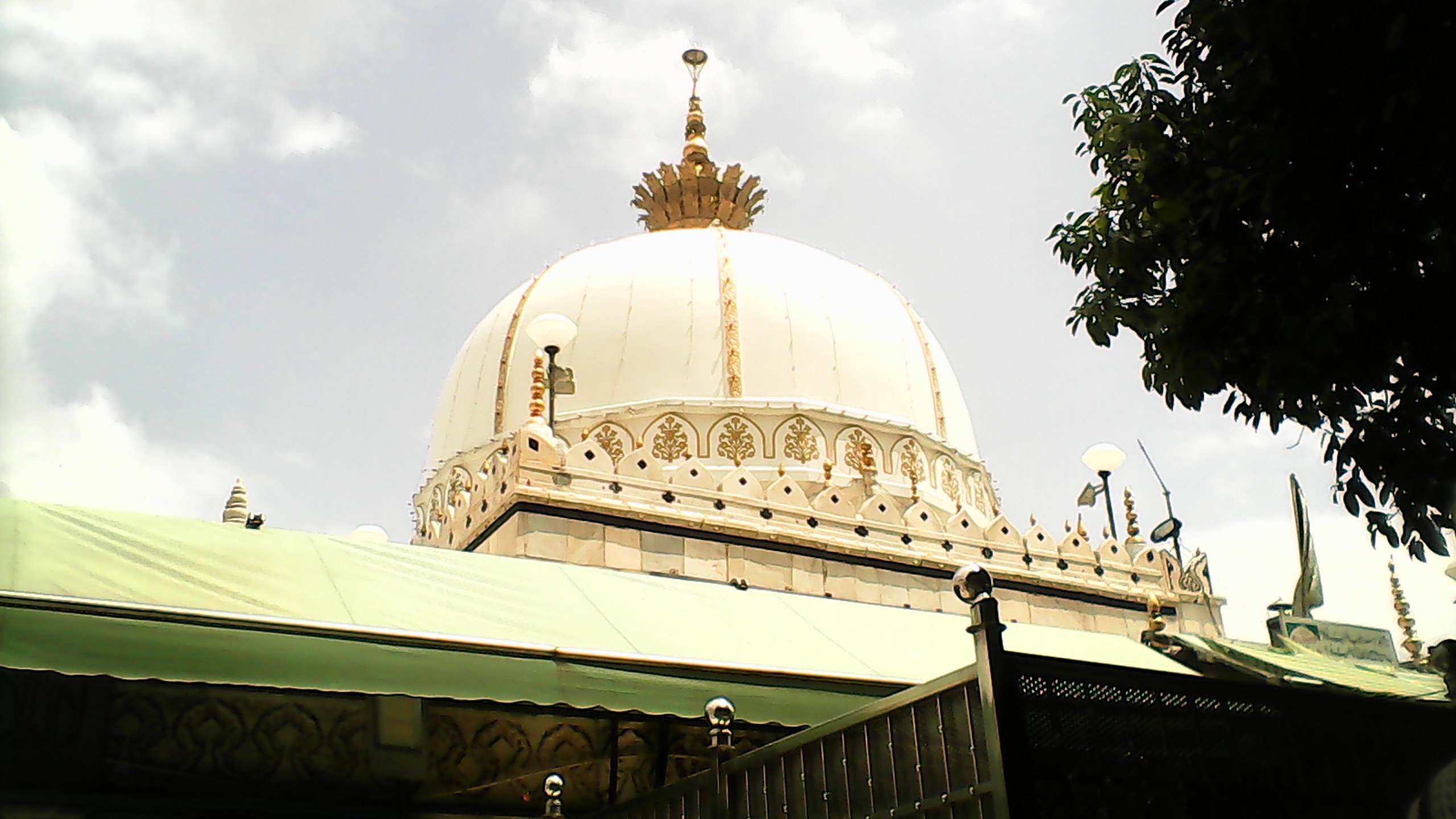 Hindu outfit claims Ajmer shrine of Khwaja Moinuddin Chisti was a temple