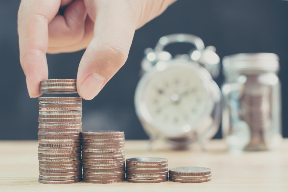 Growth v/s Dividend MFs: Which is better?