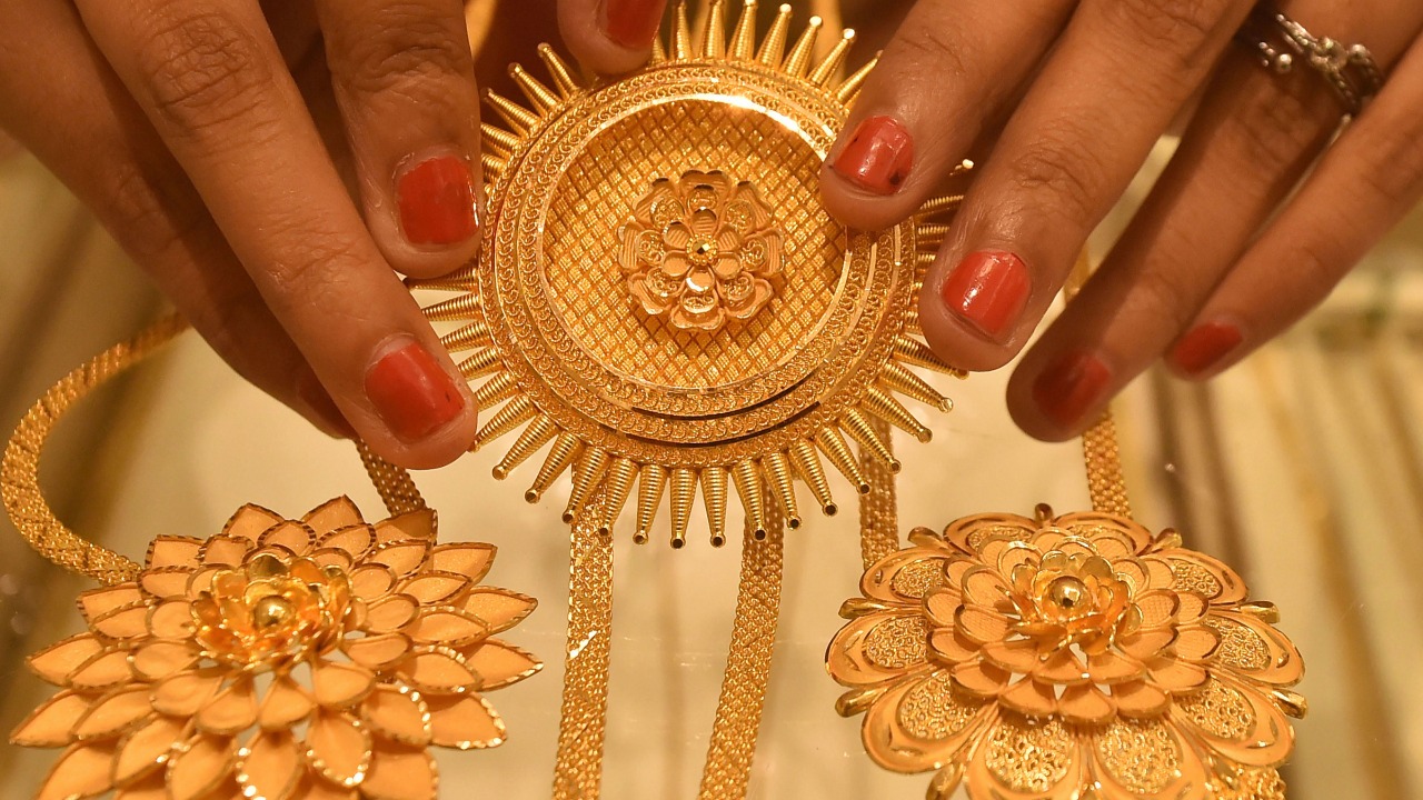 Mumbai: Police recover pouch with gold worth Rs 5 lakh