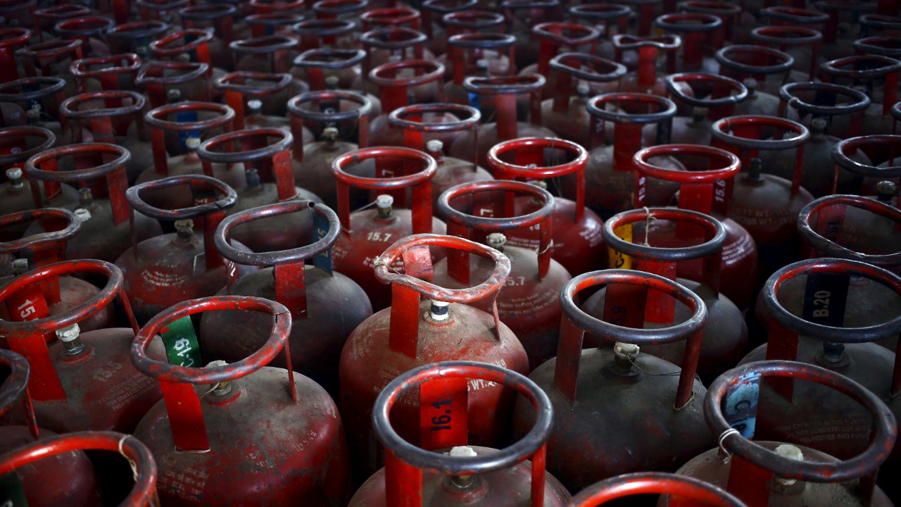 Cabinet approves Rs 30,000 crore subsidy to compensate oil firms for LPG losses