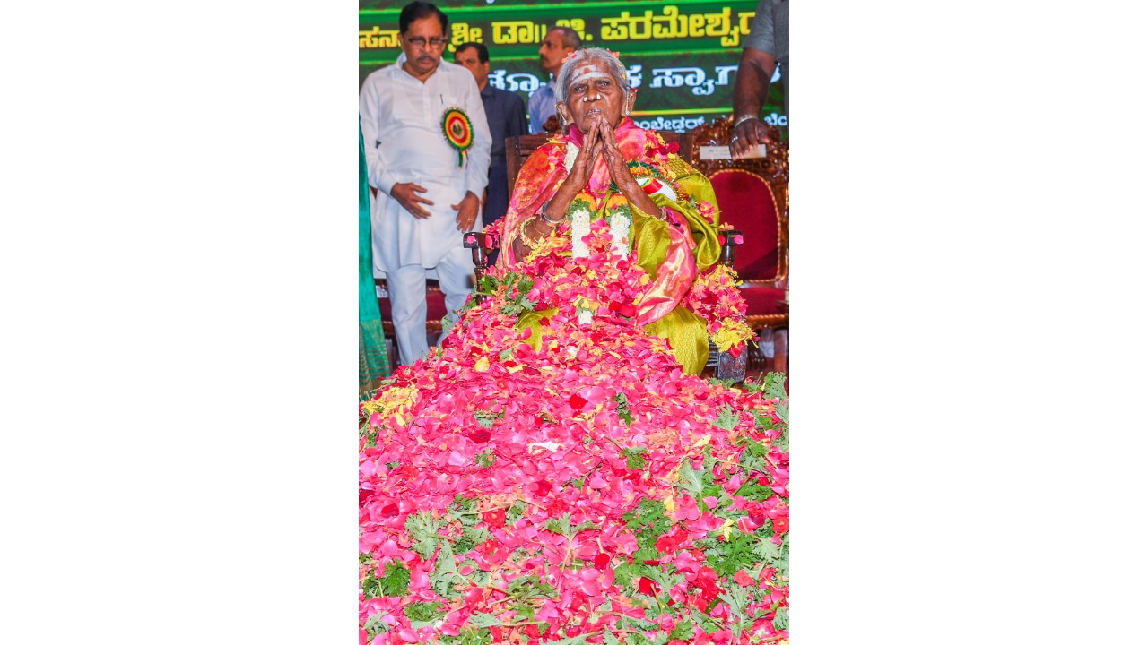 Saalumarada Thimmakka made eco ambassador with ministerial status