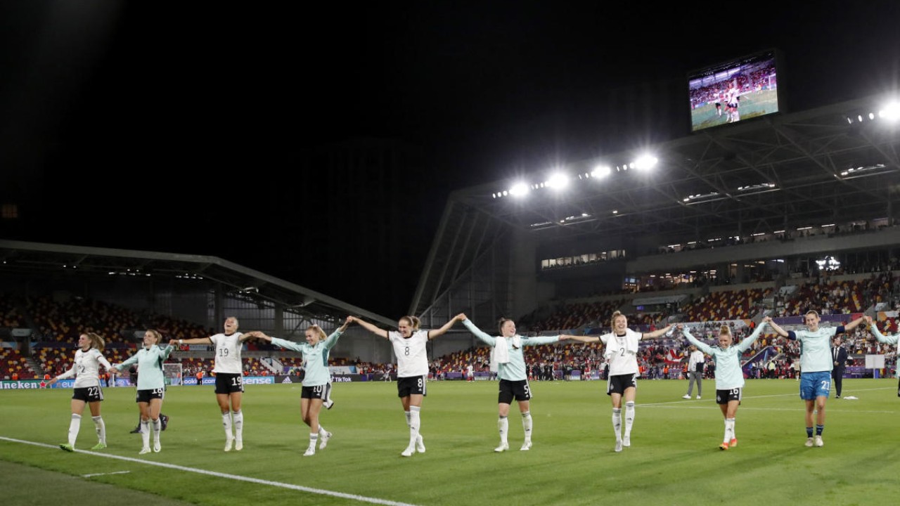 Germany beat Austria to reach women's Euro 2022 semis