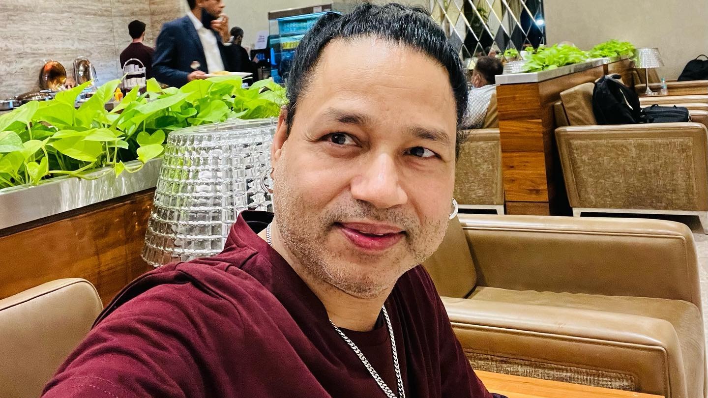 Kailash Kher joins celebs calling for an end to rumours about Raju Srivastava