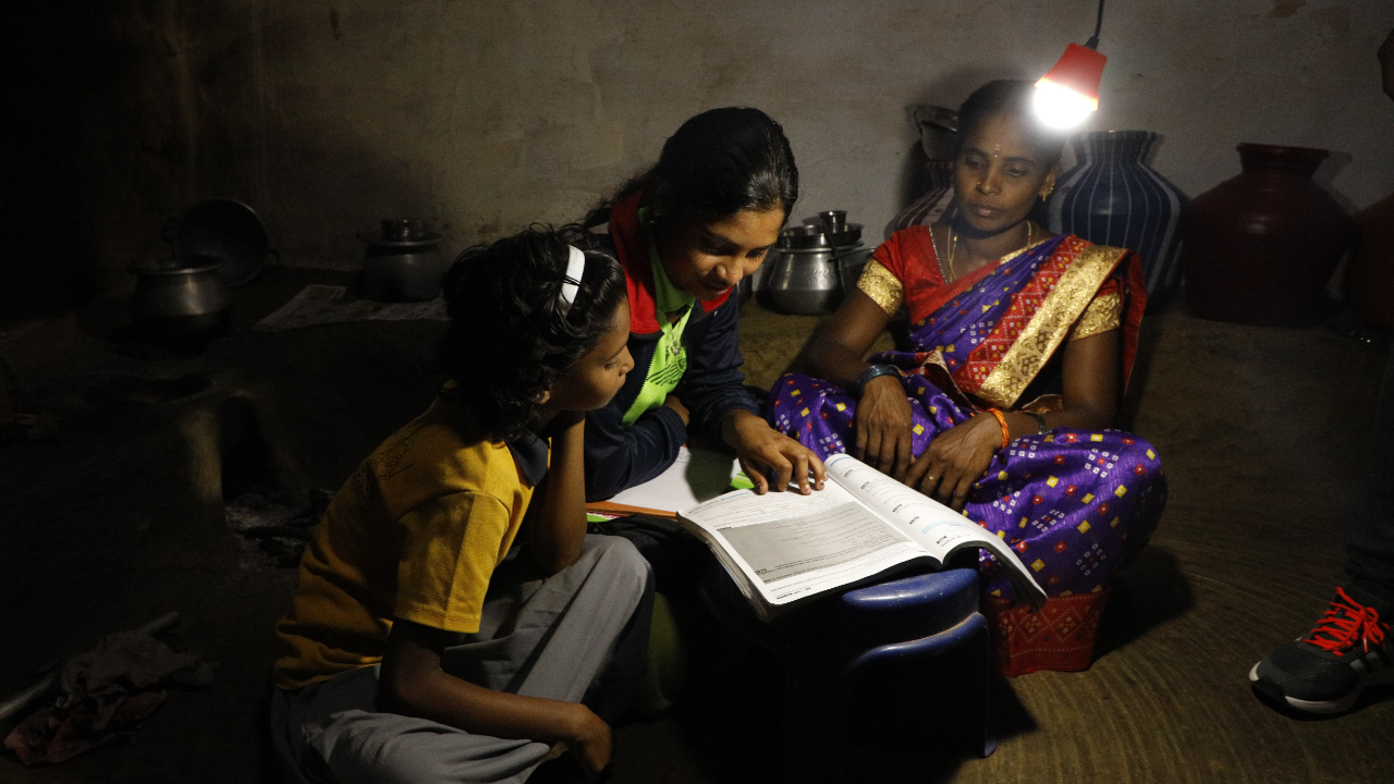 Remote Tamil Nadu village gets solar lights on Independence Day