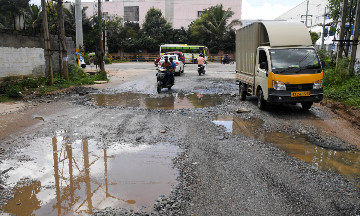 Bommasandra-Jigani link road, a major industrial corridor, has no civic amenities