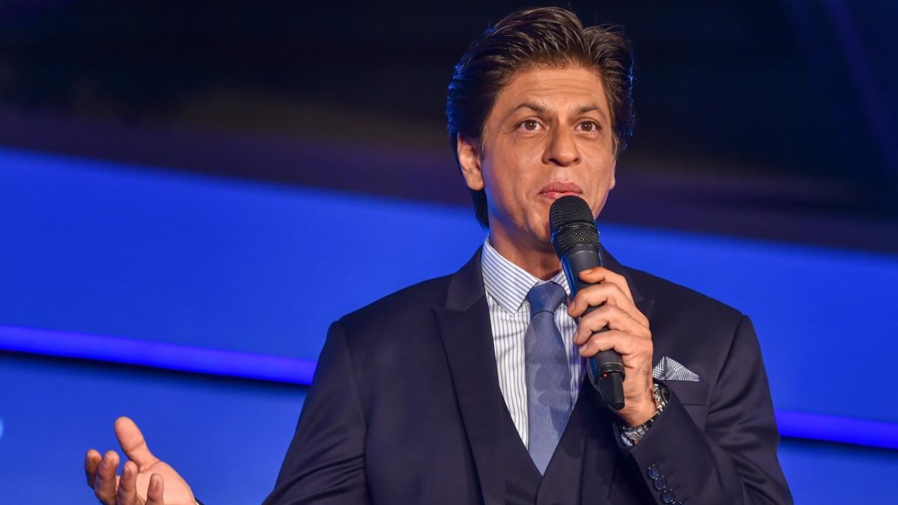 When Thalapathy Vijay treated Shah Rukh Khan with delicious food
