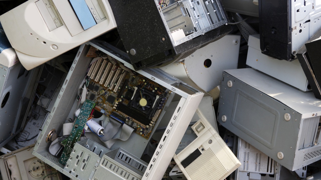 Centre earns Rs 254 cr from disposal of office scrap