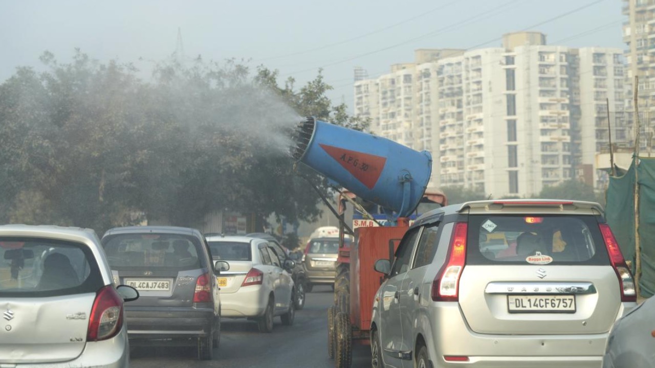 Delhi's air quality likely to improve after AQI recorded at 'poor'