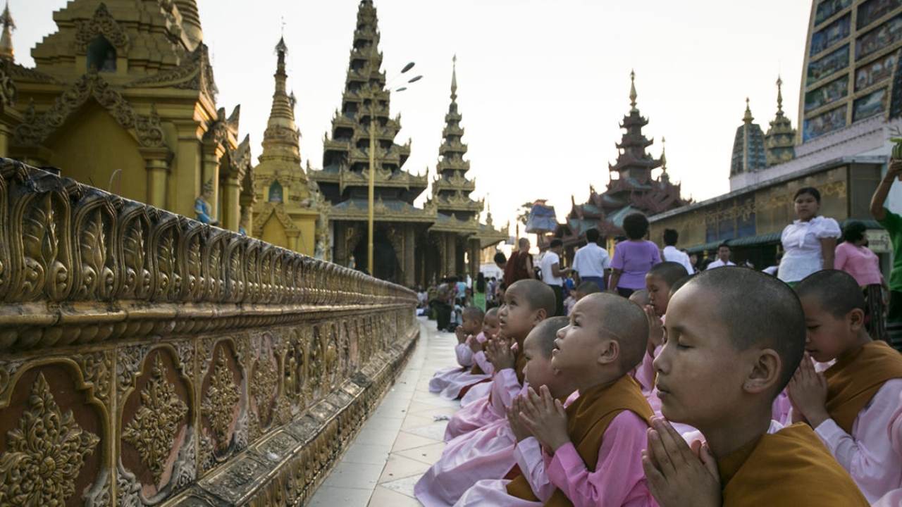 Muddled & mesmerised in Mandalay