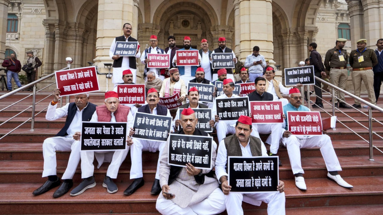 SP MLA livestreams UP Assembly proceedings, Speaker asks him to leave