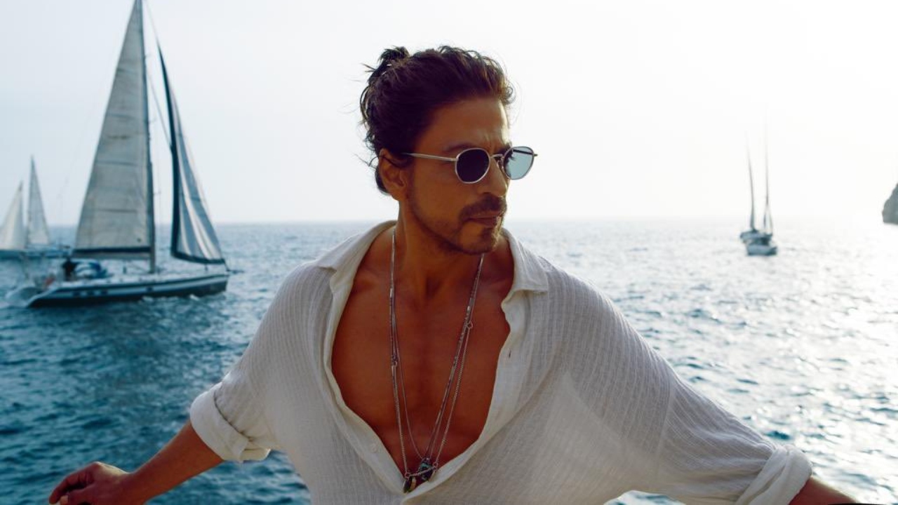 Bollywood superstar Shah Rukh Khan pays obeisance at Vaishno Devi