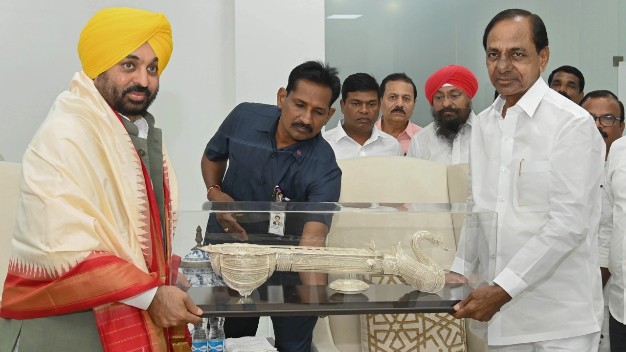 Punjab CM Mann meets KCR, discusses country’s politics