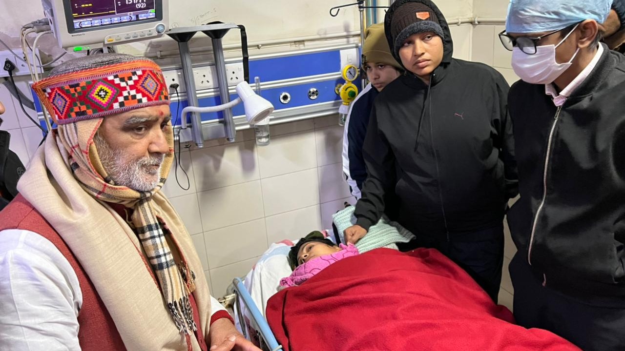 Ashwini Choubey's escort car overturns in Bihar, 5 cops injured