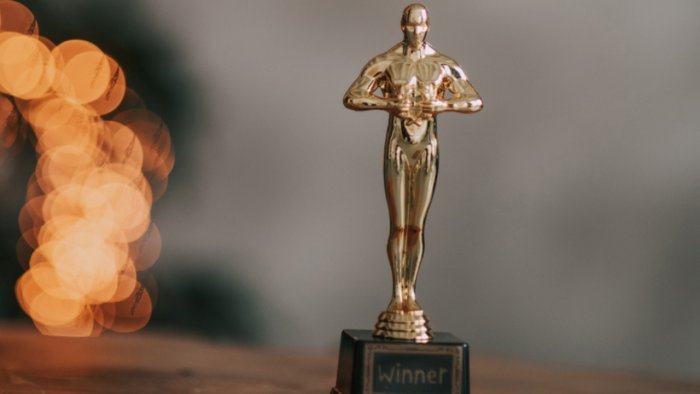Oscar contenders court box-office bounce as drama audiences dwindle