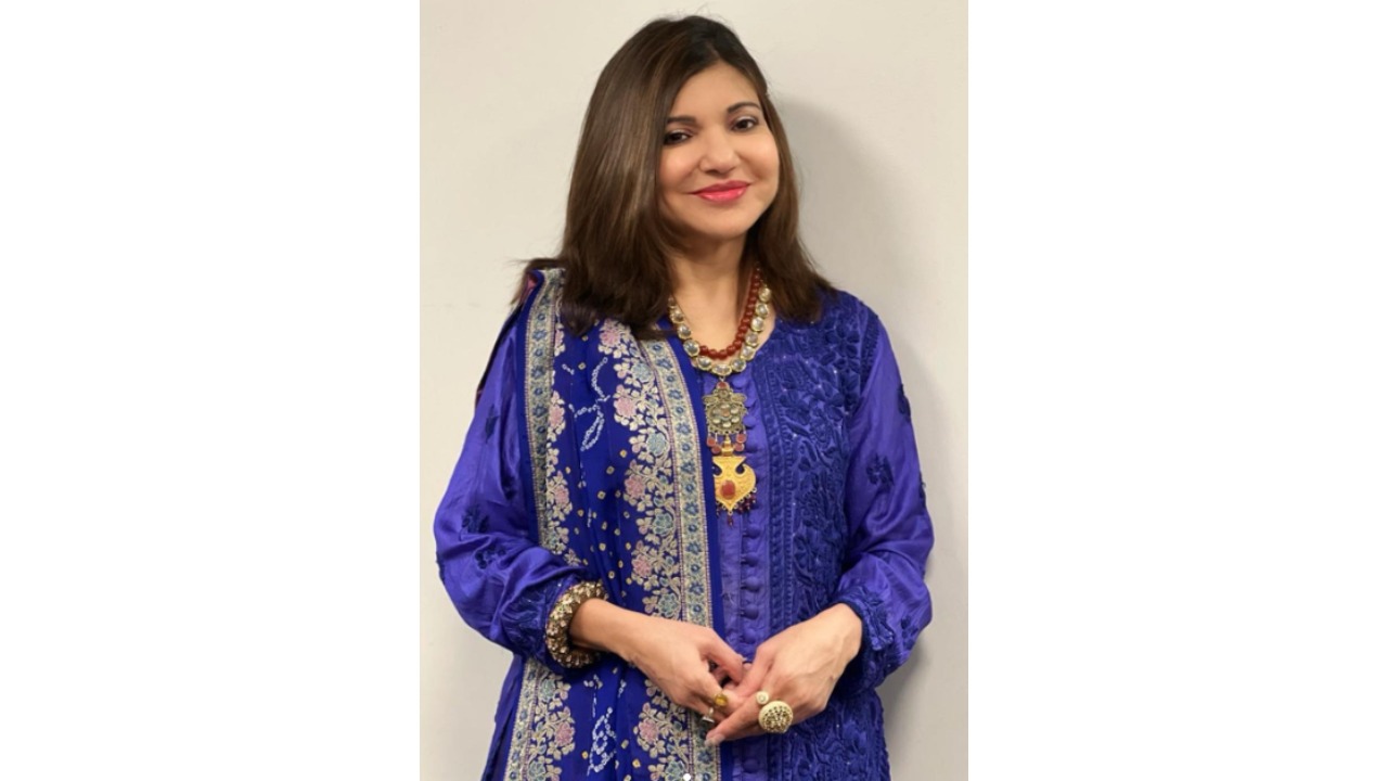 Doctors explain singer Alka Yagnik’s hearing loss