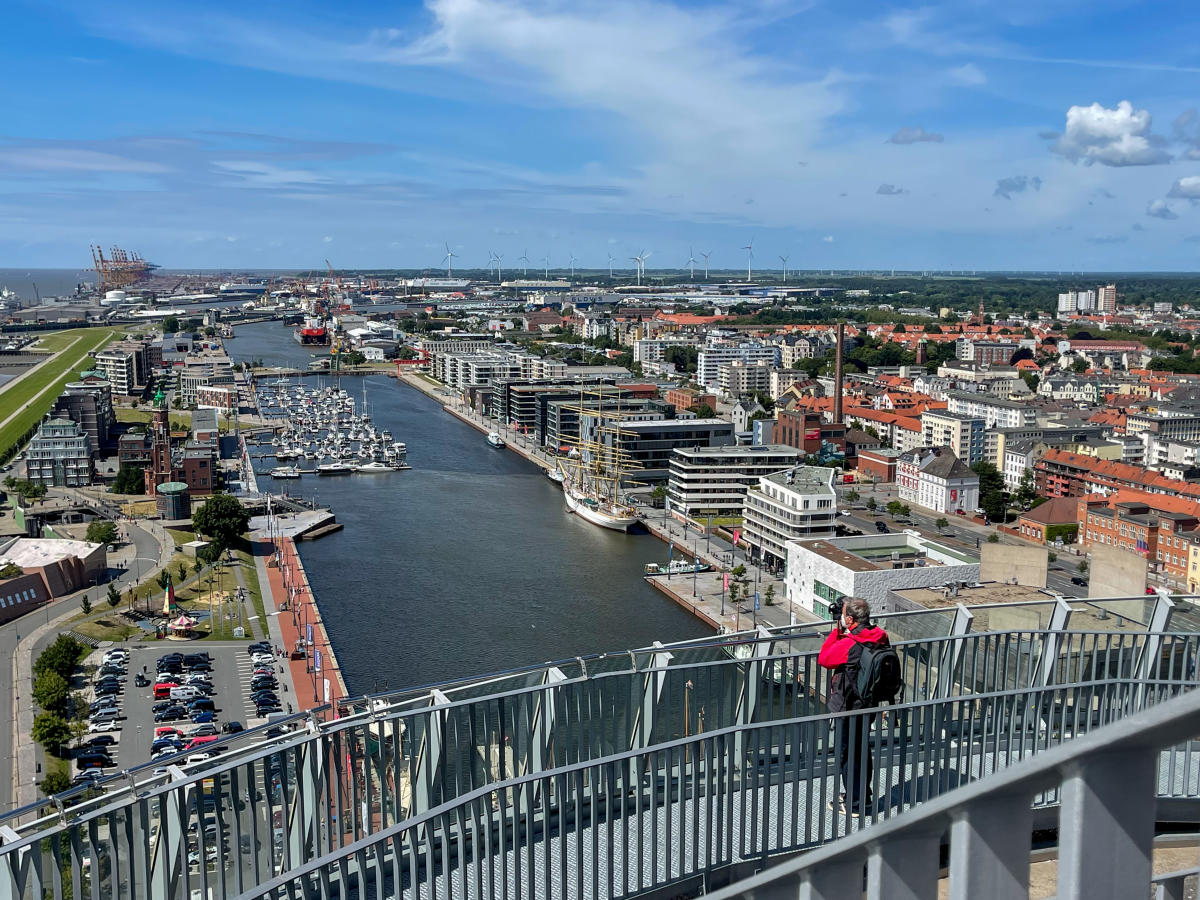 The cradles of green, Bremen & Bremerhaven, beckon