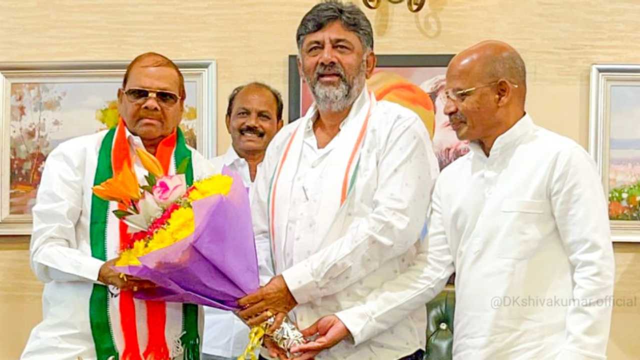 Former BJP MLC Baburao Chinchansur joins Congress 