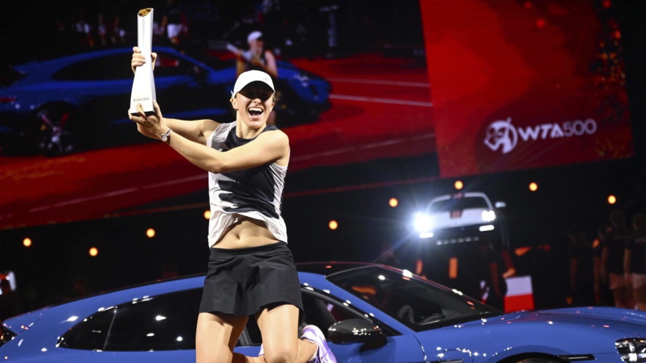 Poland's Iga Swiatek beats Aryna Sabalenka in straight sets to win Stuttgart title