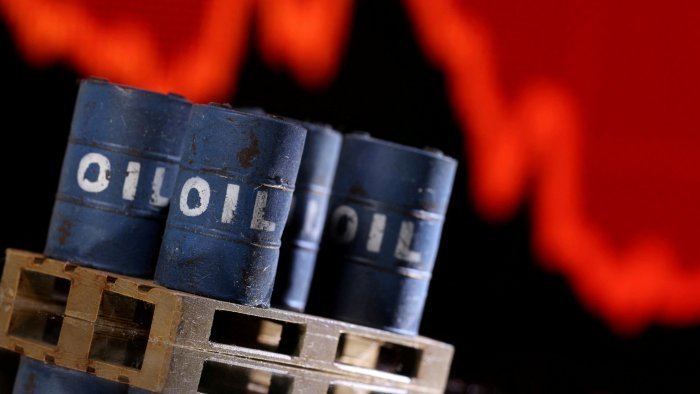 Oil prices slide on Fed rate hike expectations, weaker China PMI