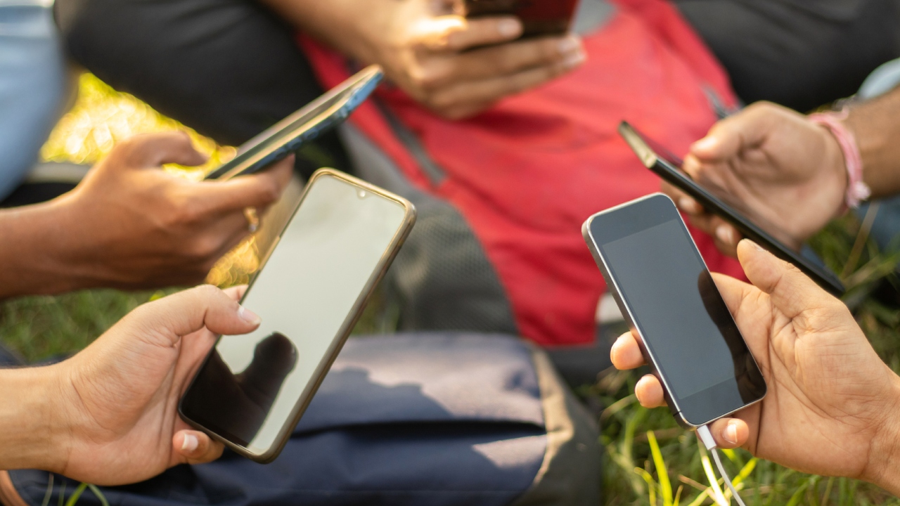 Majority of net users in India access news online: Report