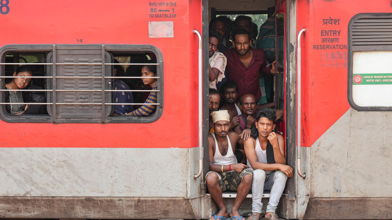 Coromandel Express passes through accident site at Odisha's Bahanaga
