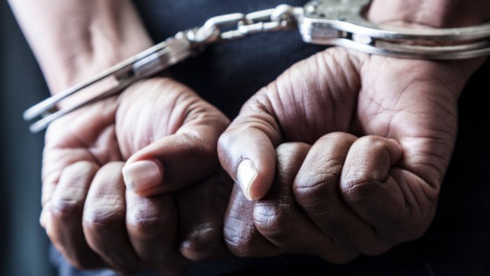 GRP constable trapped by ACB over liquor smuggling case in Nagpur