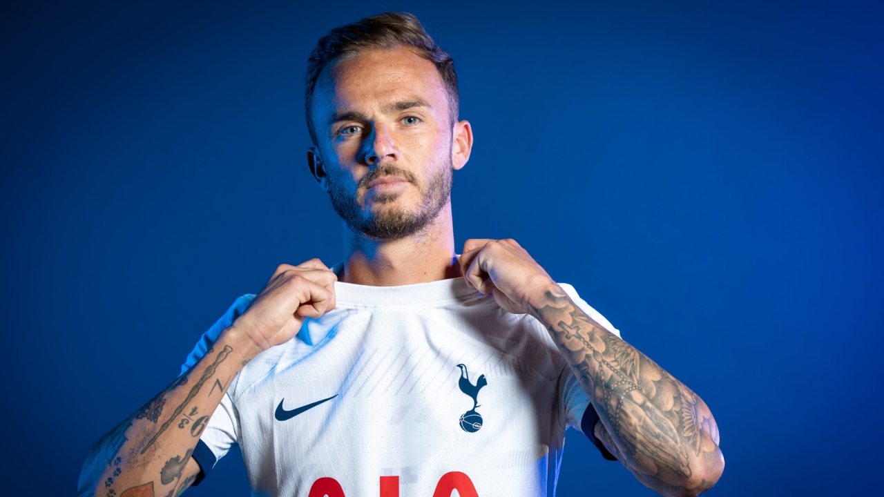 Spurs sign midfielder Maddison from Leicester