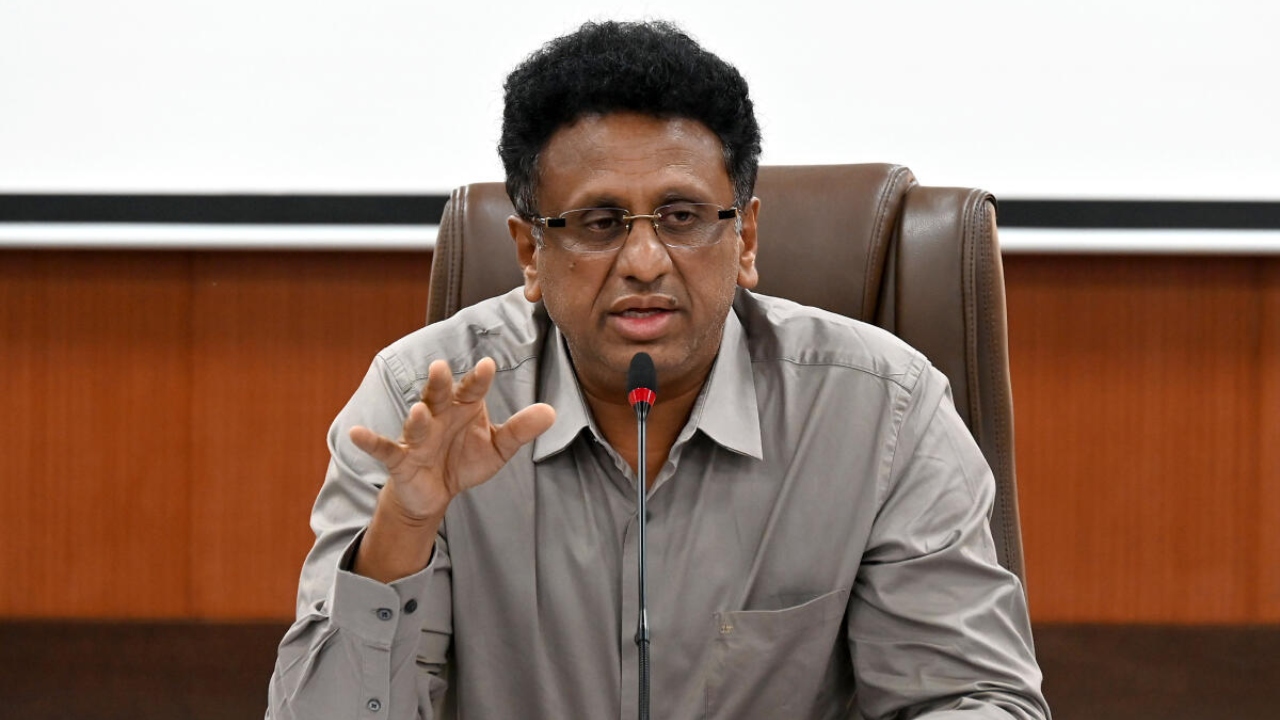 Government hints at changes in varsities' law to clip Governor's powers