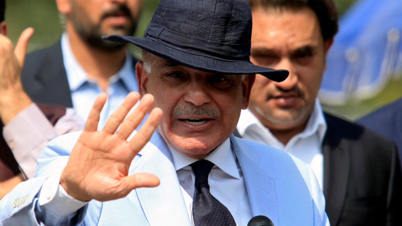 Pakistan PM forms high-level committee to decide on national team's participation in ODI World Cup