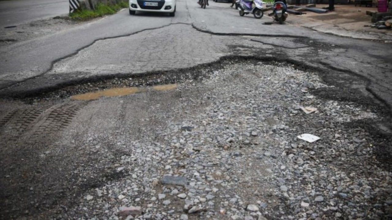 Kasavanahalli villagers attack engineer over poor road construction