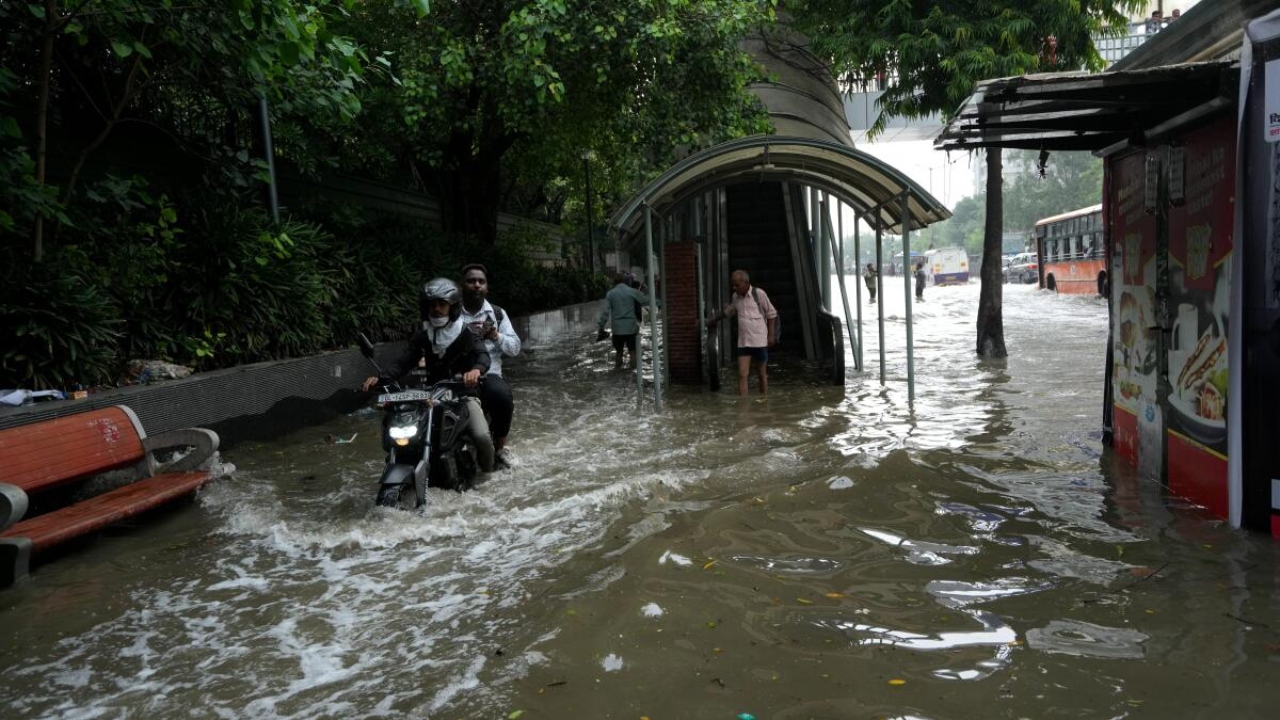 Delhi's ITO, Rajghat flooded; CM Arvind Kejriwal directs officials to seek Army, NDRF help