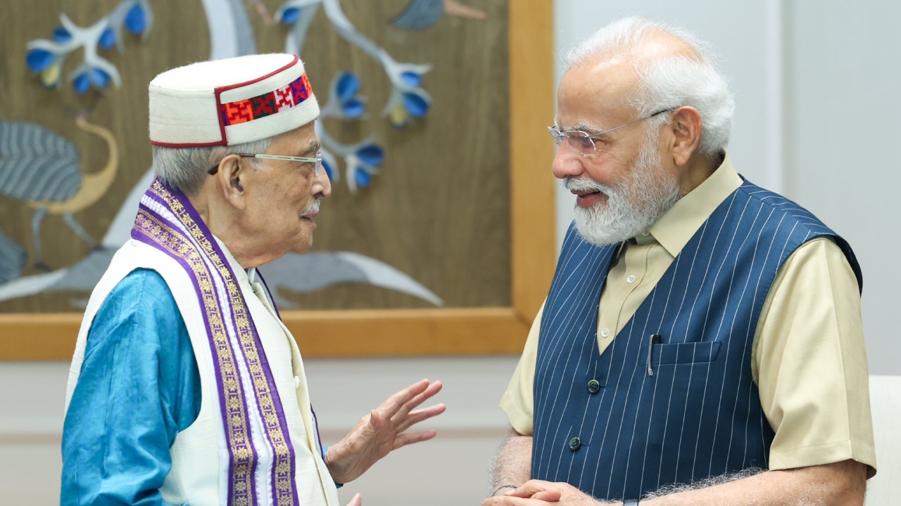 PM Modi meets veteran BJP leader Murli Manohar Joshi