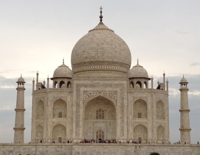 Mohamed Ishard clicks Taj Mahal at Agra.