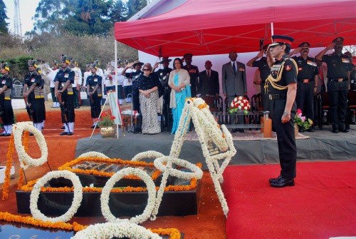 Army personnel paying tributes to Field Marshal Sam Manekshaw on his 101st birth anniversary in Ooty on Thursday. PTI Photo