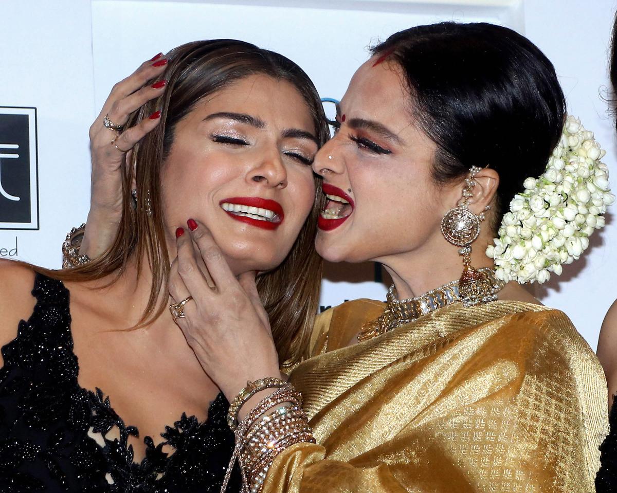 Bollywood actress Rekha and Raveena Tandon during the 11th GeoSpa asiaSpa India Awards event in Mumbai. PTI Photo