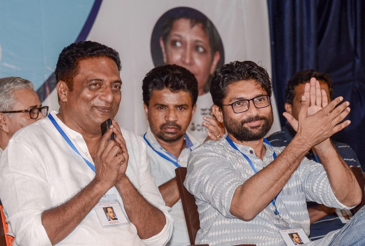 Dalit leader Jignesh Mevani and actor Prakash Raj during Swabhimana Samavesh in Thokkuttu, near Mangaluru on Saturday. (PTI Photo)