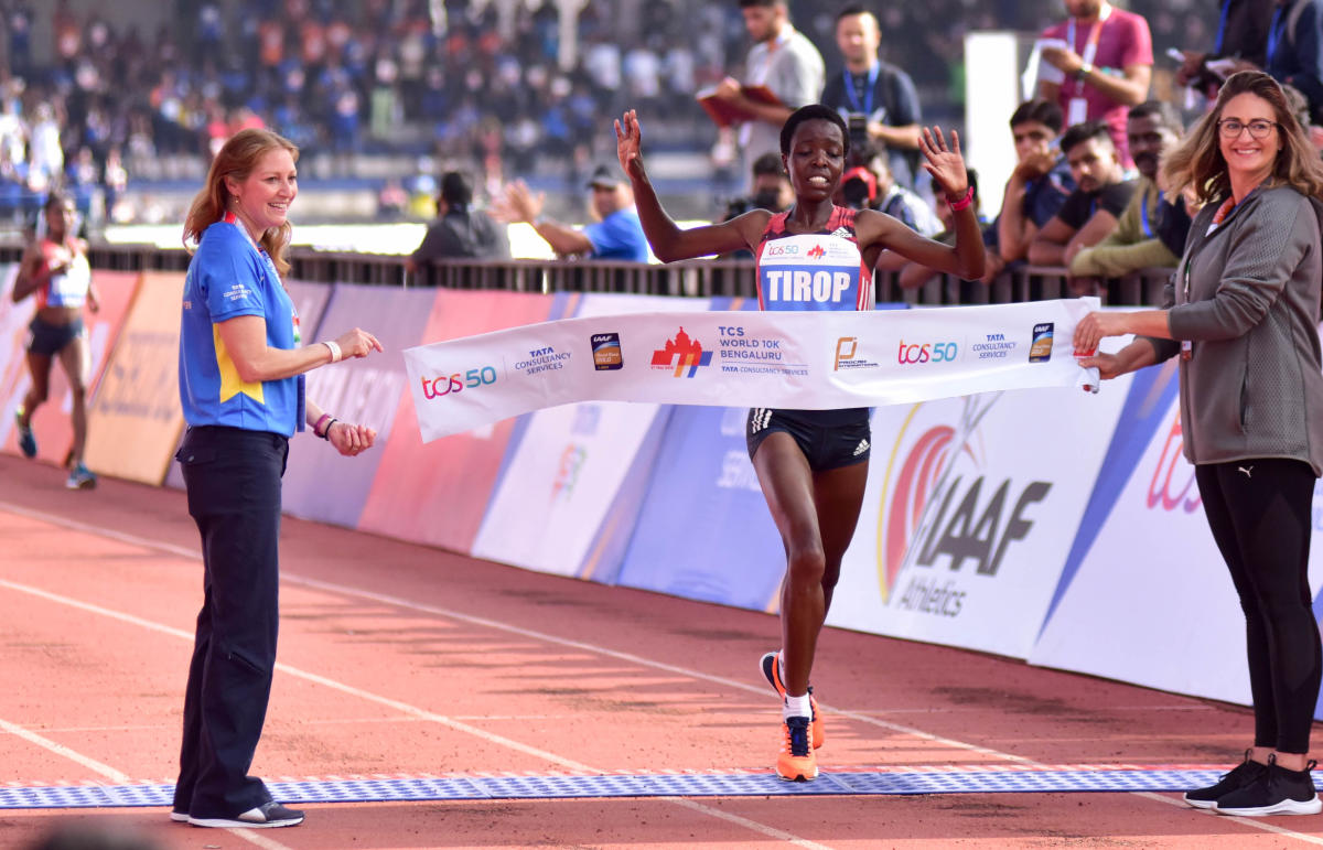 Tirop of Kenya (elite women) is winning the gold in TCS world 10 K run, at Sree Kanteerava Stadium, in Bengaluru on Sunday.DH Photo