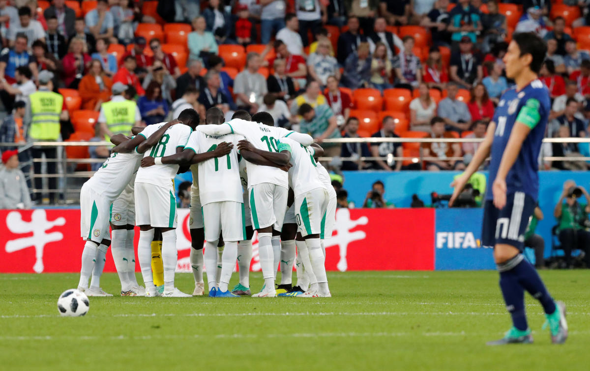 Soccer Football - World Cup - Group H - Japan vs Senegal - Ekaterinburg Arena, Yekaterinburg, Russia - June 24, 2018 Senegal team huddle REUTERS