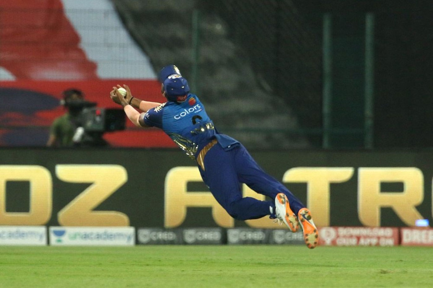 Anukul Roy of Mumbai Indians takes a catch of Mahipal Lomror of Rajasthan Royals. Credit: Iplt20.com/BCCI
