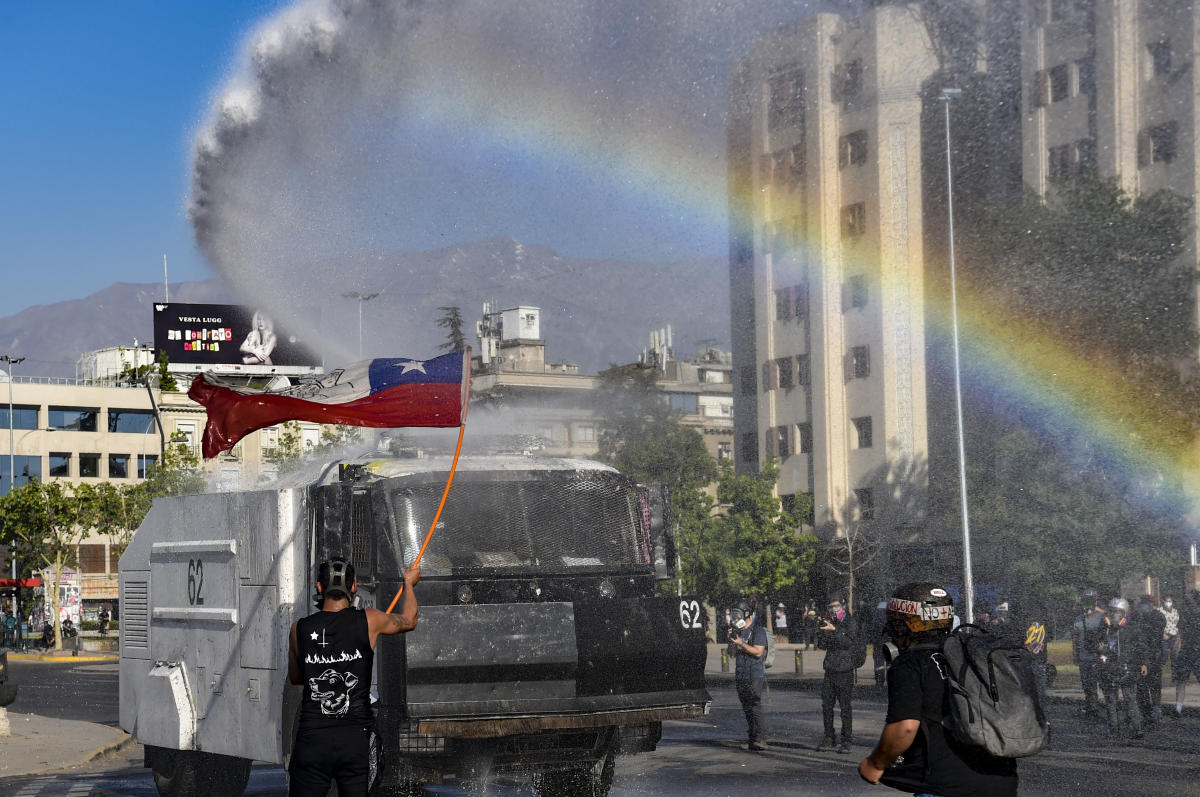 Citizens of Chile voted by a landslide in a referendum to throw out their dictatorship-era constitution, blamed for the jarring economic and social inequalities that led to months of violent protests. Credit: AFP Photo