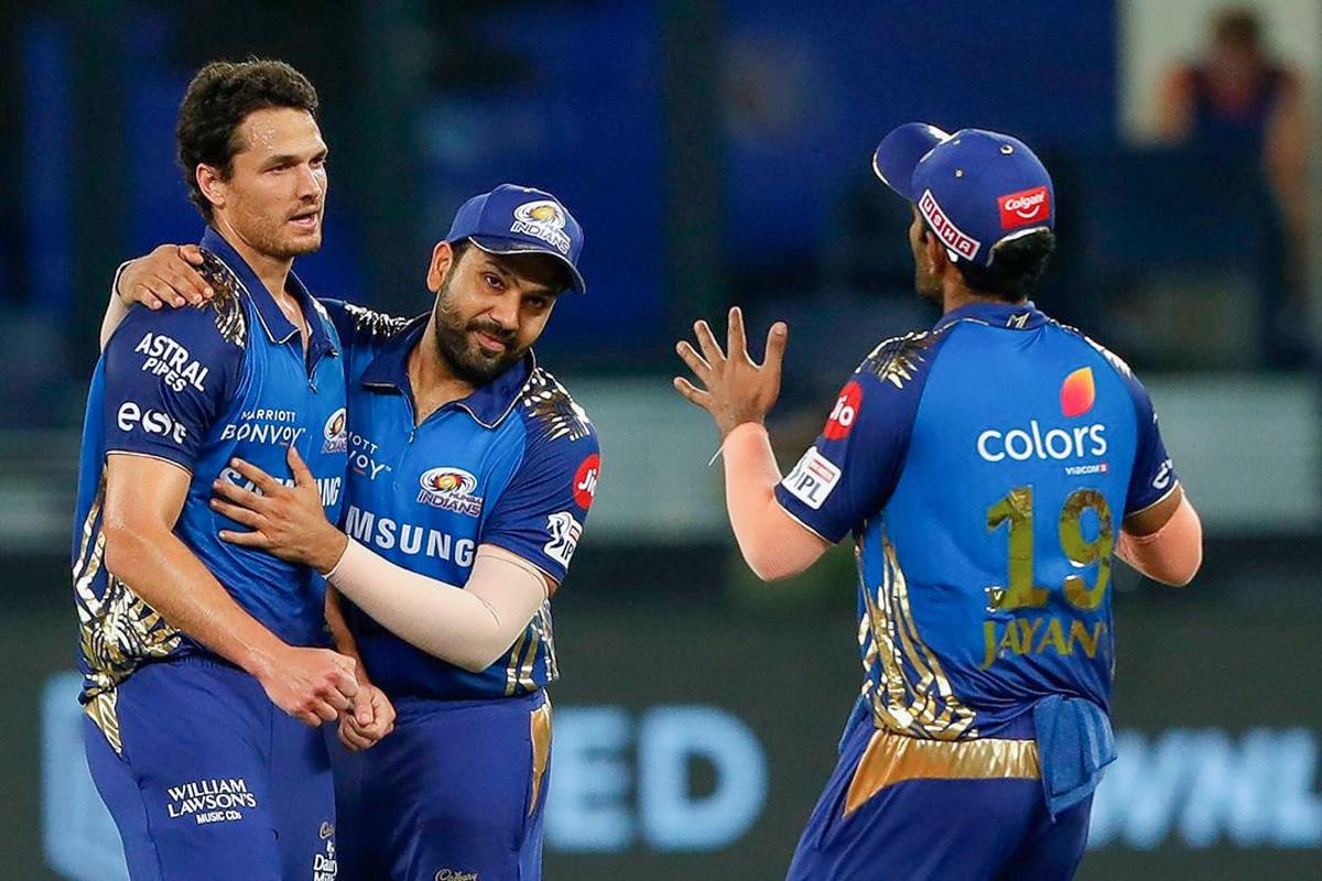 Mumbai Indians players celebrate the wicket of Delhi Capitals batsman Rishabh Pant. Credit: PTI Photo