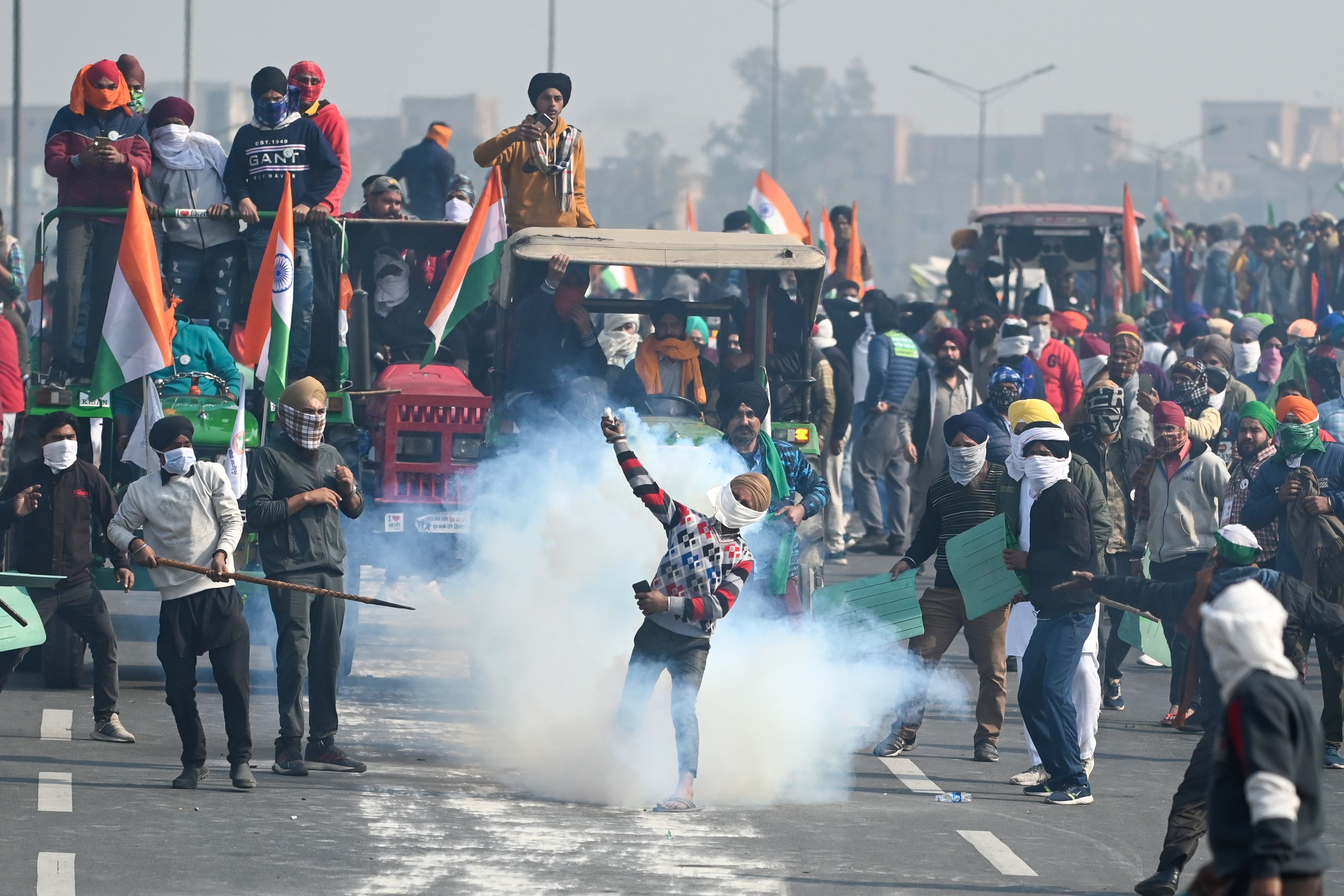 The farmers began their march from different border points much before the time permitted to them for their tractor rally. Credit: PTI