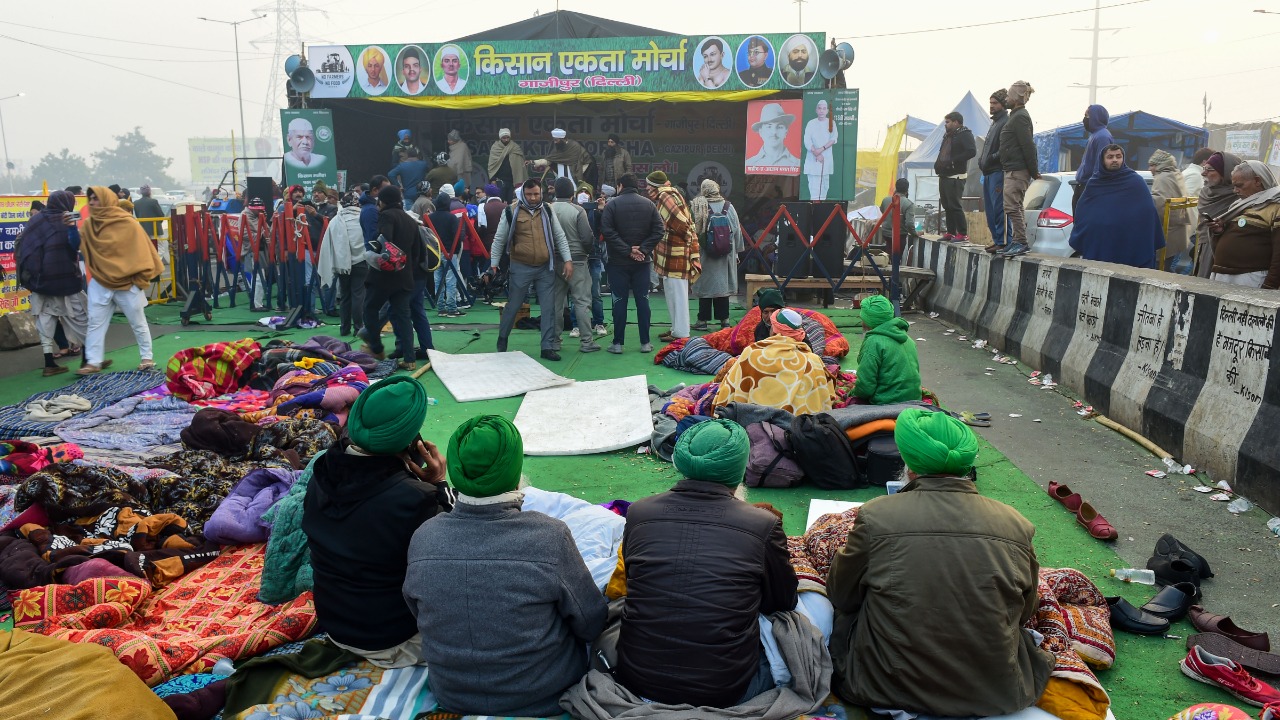 Around 500 protesters stayed put at the UP Gate with more pouring in from western Uttar Pradesh in the night on the call of the BKU, an influential farmers' union in north India. Credit: PTI Photo