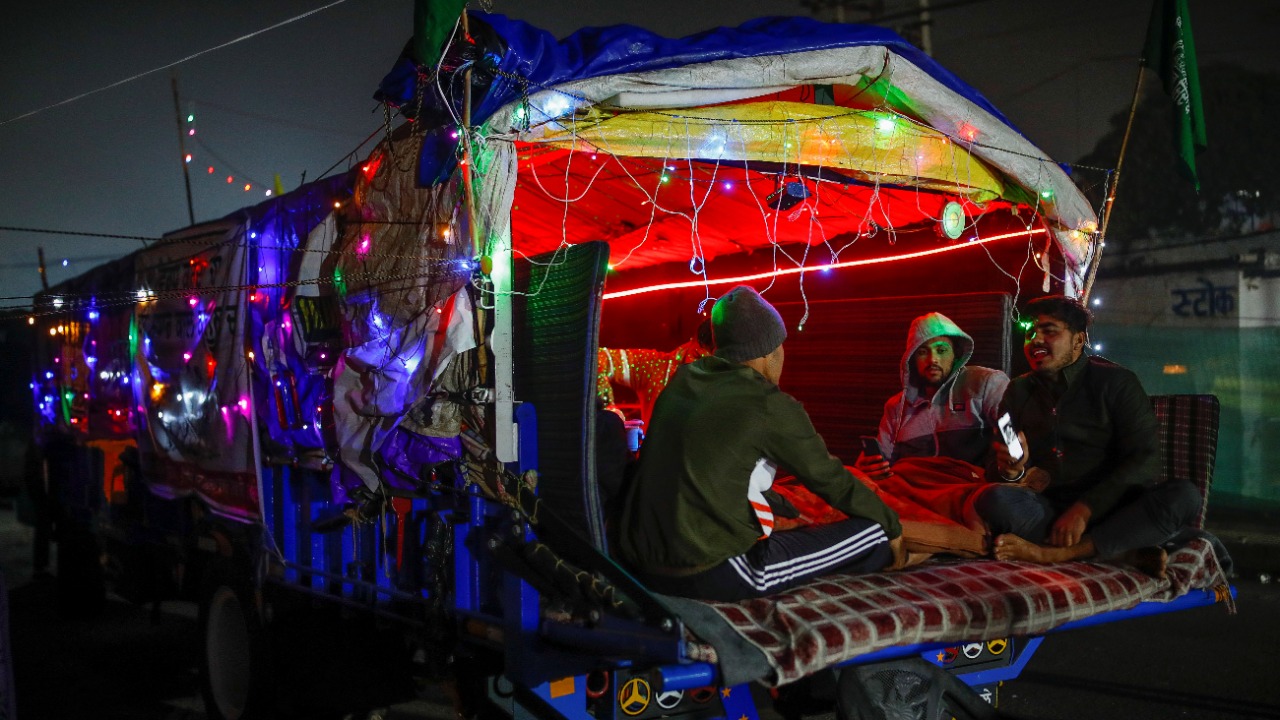 December 31 | Trucks and tractors provided some much needed warmth as they weathered Delhi's chilly winter | Credit: Reuters File Photo