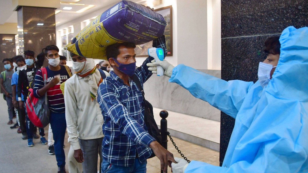 One year on, after reporting considerbaly less number of cases for a month or so, India has again been registering record daily spikes for the past few days with Maharashtra reporting the highest number of cases every day. Credit: PTI File Photo