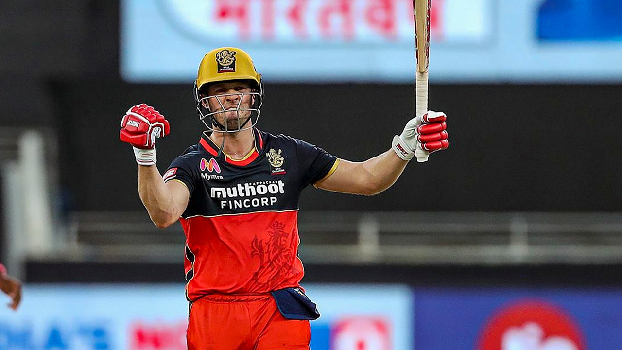 Most number of 100s | 5. AB de Villiers: 3 centuries | Royal Challengers Bangalore