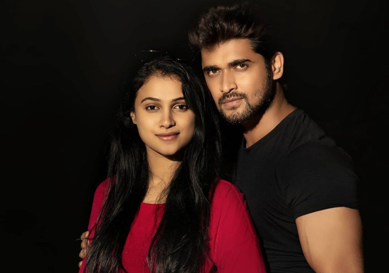 The couple play the lead in famous TV serial ‘Lakshmi Baramma’. Credit: Instagram/chandan_kumar_official