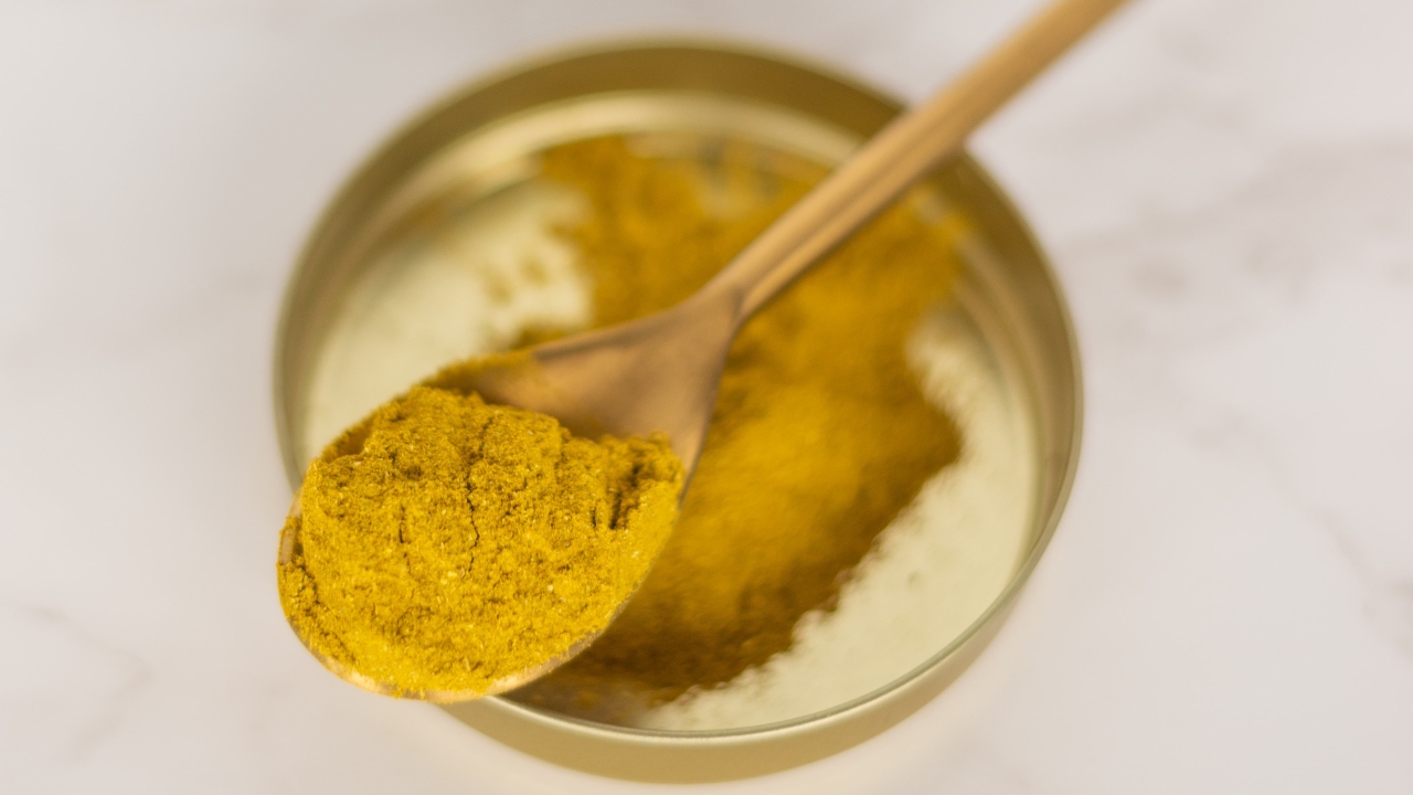Turmeric: Turmeric has been always used as an essential ingredient in Indian cuisine and an important herb in Ayurvedic medicines. Turmeric contains an important compound Curcumin, which has anti-inflammatory and immunomodulatory properties. Credit: Unsplash