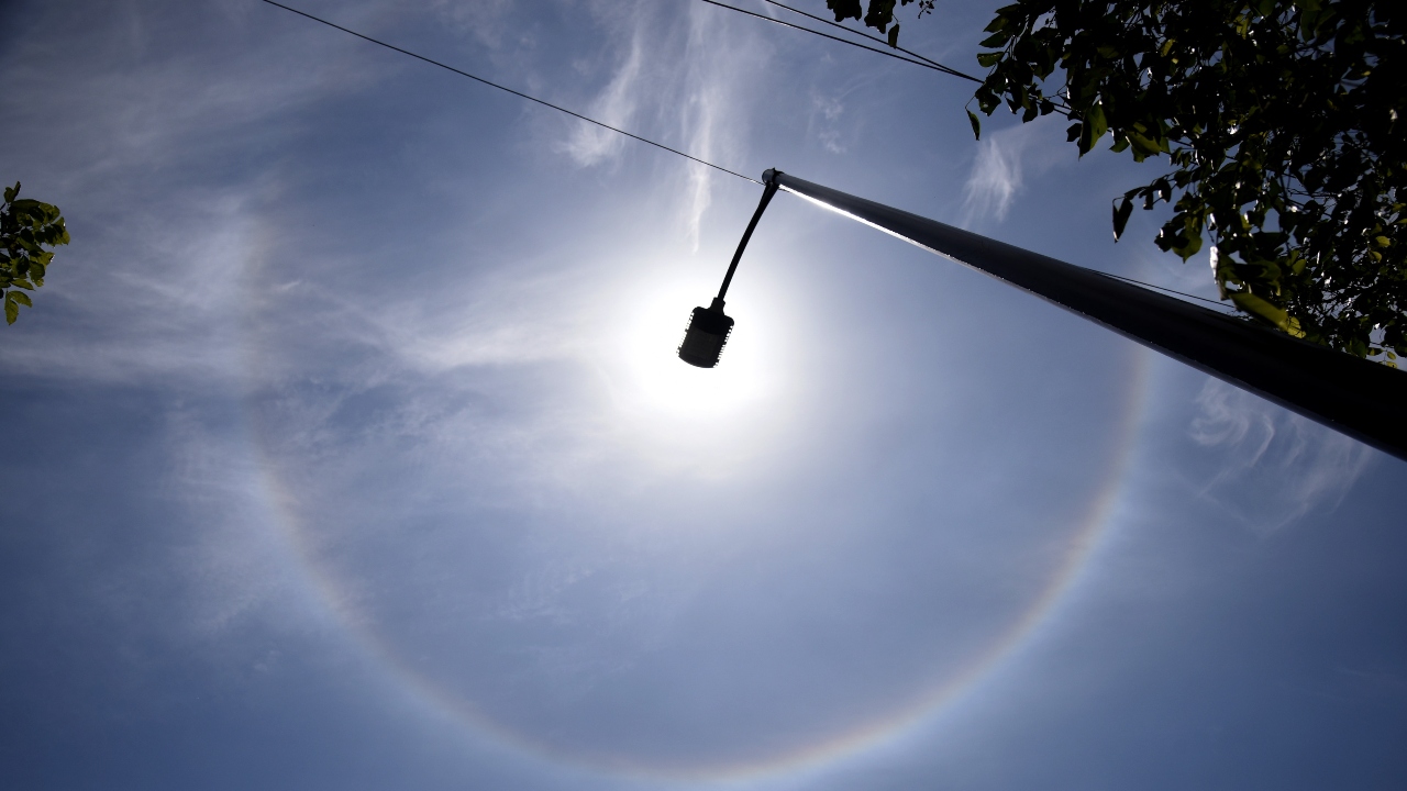 Reportedly, it was first seen around 11:00 am and lasted for over an hour. Credit: DH Photo