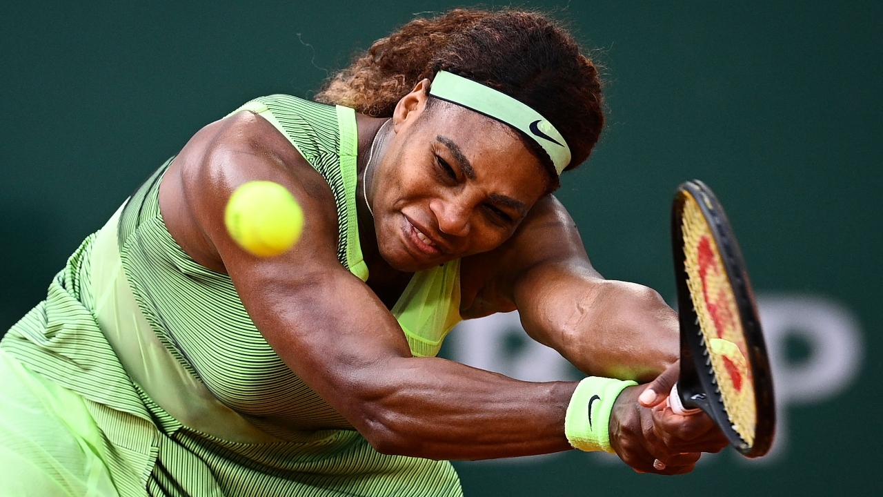 Serena Williams of the US returns the ball to Kazakhstan's Elena Rybakina. Credit: AFP Photo